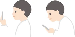 スマホ首が肩こりを悪化させる!?